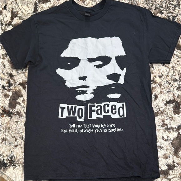Two faced Printed Short Sleeve Tee size medium - Picture 2 of 4